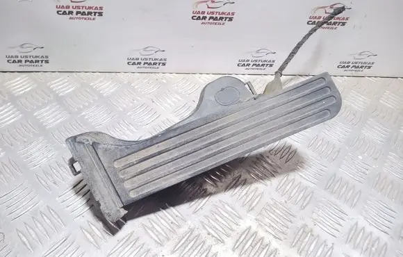 Volkswagen Golf V Accelerator throttle pedal 1K1721503L