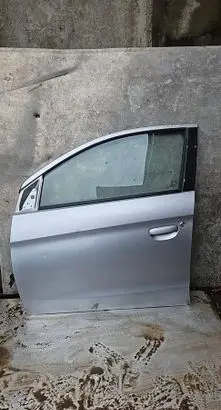 Mitsubishi Space Star Front door