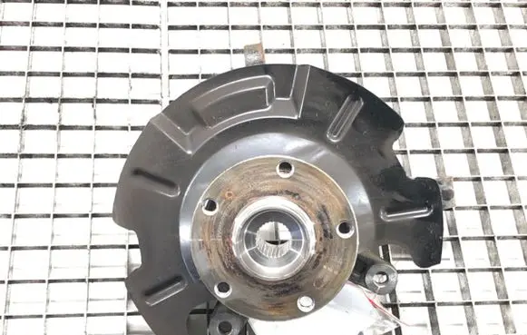Suzuki SX4 S-Cross Front wheel hub spindle knuckle