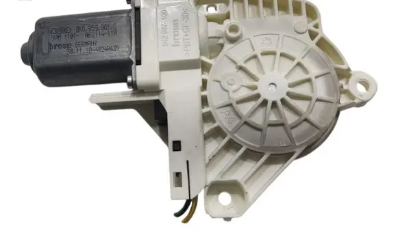 Audi A1 Front door window regulator motor 8K0959801C