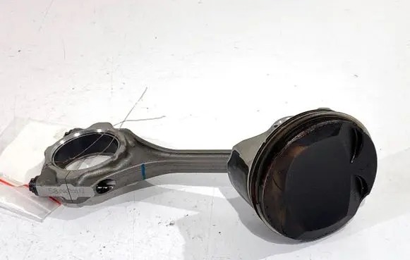 Toyota Camry VIII XV70 Piston with connecting rod