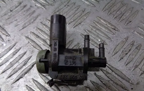 Volkswagen PASSAT B6 Valve vacuum 1K0906283A