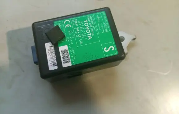 Toyota Auris 150 Door central lock control unit/module 8974002010 61B301000