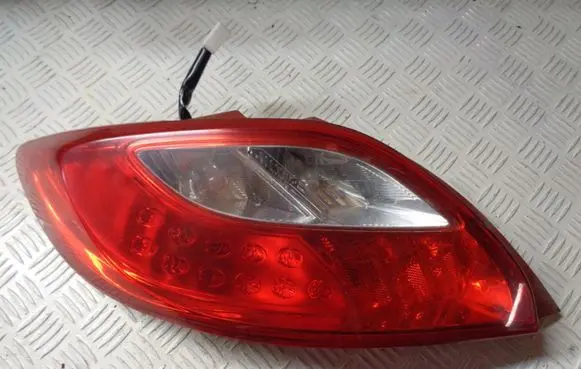 Mazda 2 Rear/tail lights