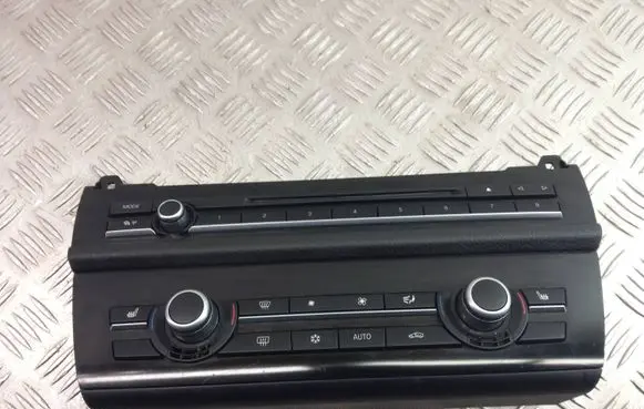 BMW 5 F10 F11 Climate control unit 9241243