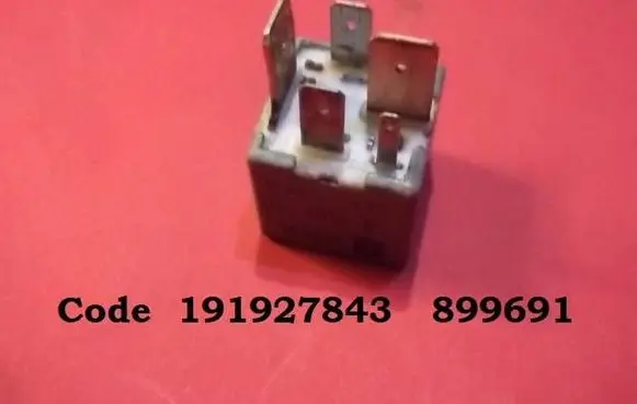 Volkswagen PASSAT B3 ABS relay 191927843 899691