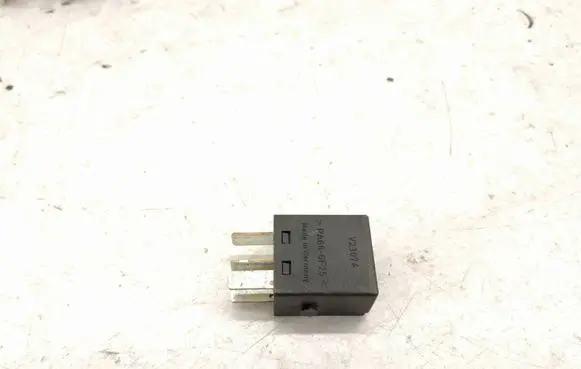 Mercedes-Benz ML W164 Cruise control relay A0025421119 0025421119