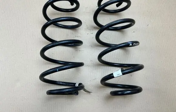 Jeep Wrangler Rear coil spring 68253591AA