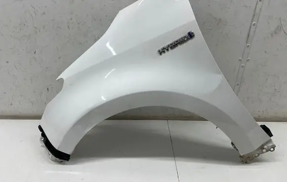 Toyota Yaris XP210 Fender 