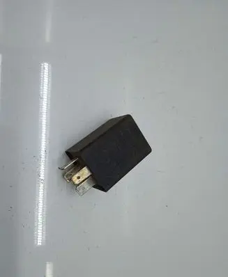 Volkswagen Golf III Window wiper relay 321955531A