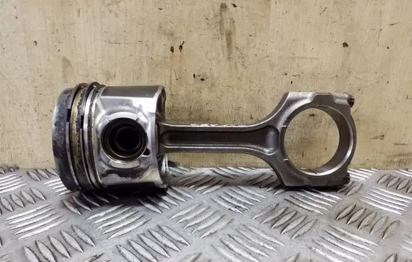Honda CR-V Piston with connecting rod A1Z051 MAHLE174 174