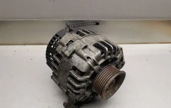 Audi A6 S6 C5 4B Generator/alternator 059903015G