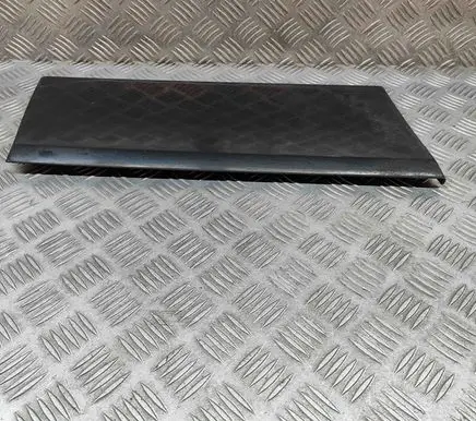 Rear fender molding trim