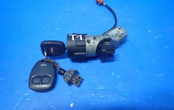 Peugeot 207 Ignition lock 9663123280
