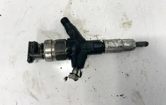 Subaru Forester SH Fuel injector 16613aa030 07m01438