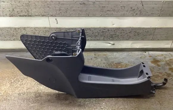 Chevrolet Bolt Center console T11075 4233799 15112090