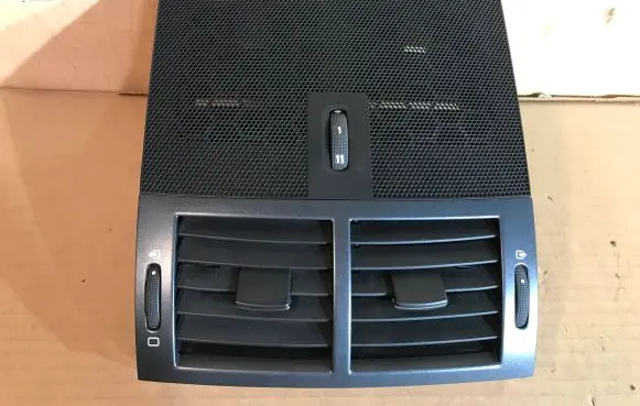 Peugeot 407 Dash center air vent grill 9644589777 A1040021