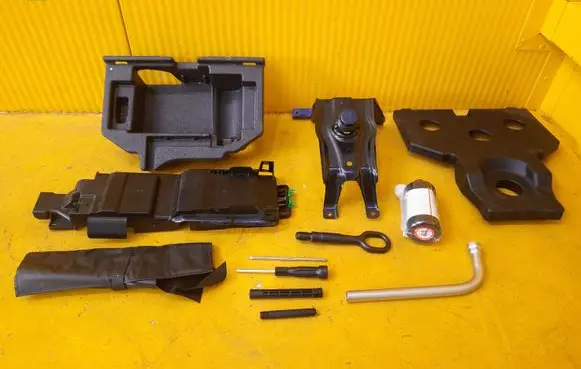 Audi A4 S4 B9 Other interior part 8W0863051B 0000219000