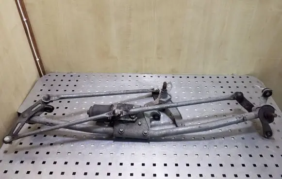Front wiper linkage