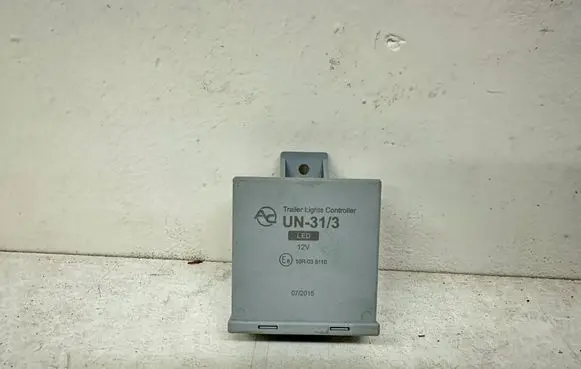Opel Astra J Tow bar relay 10R-035110 10R035110