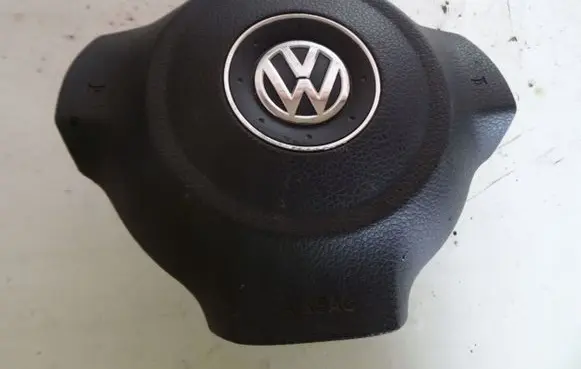 Volkswagen Scirocco Steering wheel airbag 8K0880201P