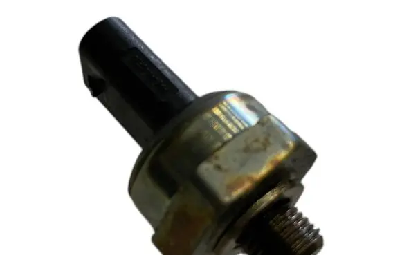 BMW M3 G80 Oil pressure sensor 8647488 12618647488