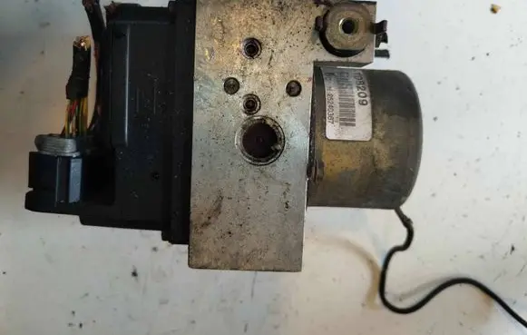 Nissan X-Trail T30 ABS Pump TD8209