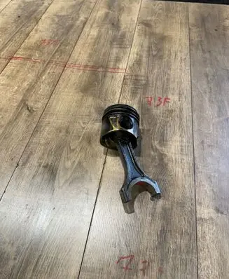 Mercedes-Benz C W204 Piston with connecting rod 