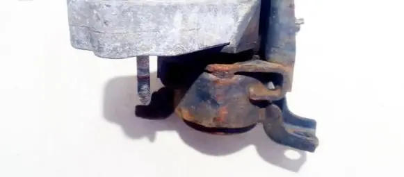 Toyota RAV 4 (XA30) Engine mount bracket