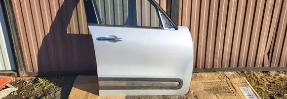 Fiat 500L Front door 131313