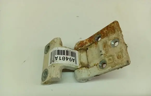 Volkswagen Caddy Rear door lower hinge