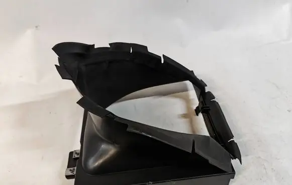Jaguar F-Pace Intercooler air channel guide MK838C464A
