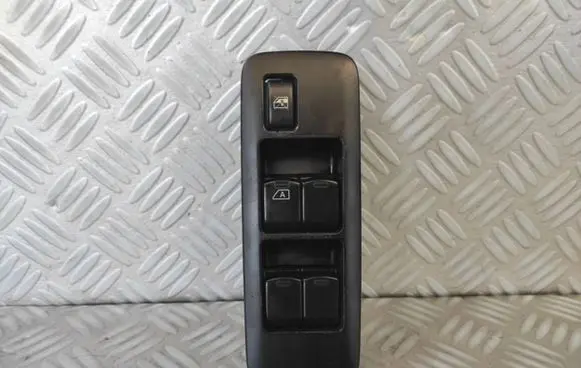 Nissan Qashqai Electric window control switch 25401BR00B