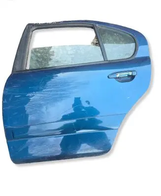 Nissan Primera Rear door 