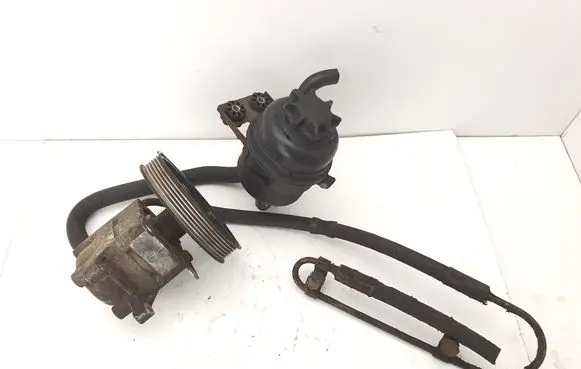 BMW 3 E46 Power steering pump 1247891 32421247891