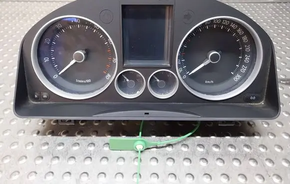 Volkswagen Golf V Speedometer (instrument cluster) S26383351 1K6920872F
