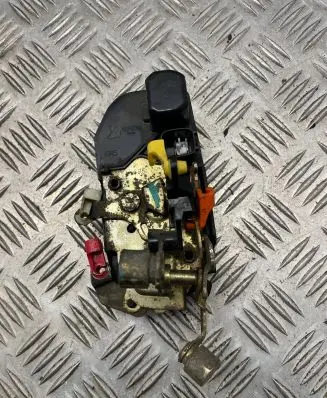 Chrysler Grand Voyager IV Front door lock