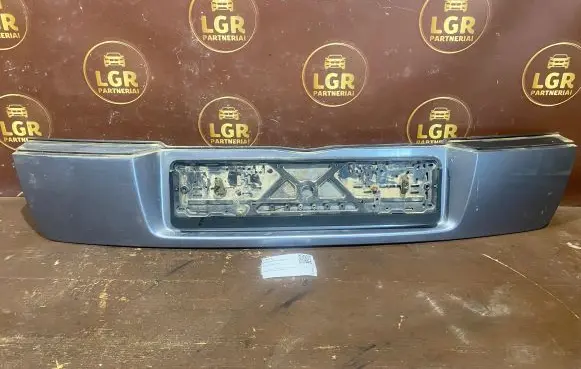 Tailgate trim