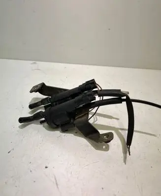 Mercedes-Benz E W210 Valve vacuum 0025401497