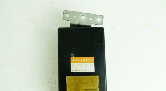 Mitsubishi Pajero Other control units/modules MR460758