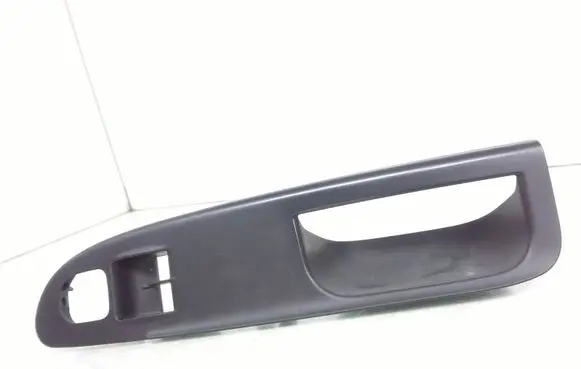 Volkswagen PASSAT B6 Front door interior handle trim 3C1867171C