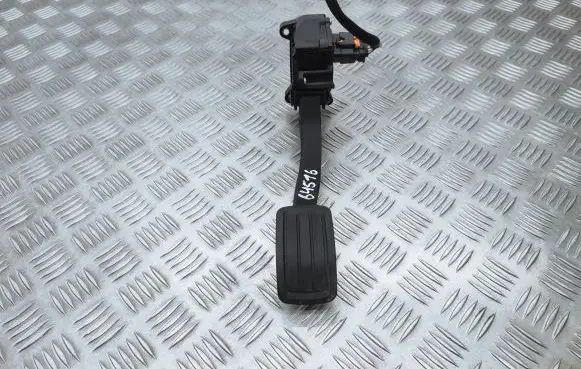 Citroen C4 II Picasso Accelerator throttle pedal 86ET401636183 9674829780