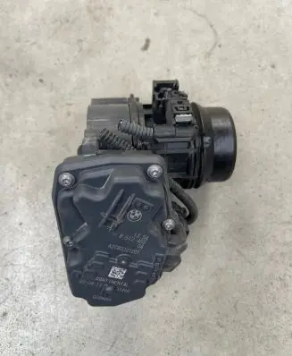 BMW 4 F36 Gran coupe Throttle valve 8512452 03498 A2C80221201