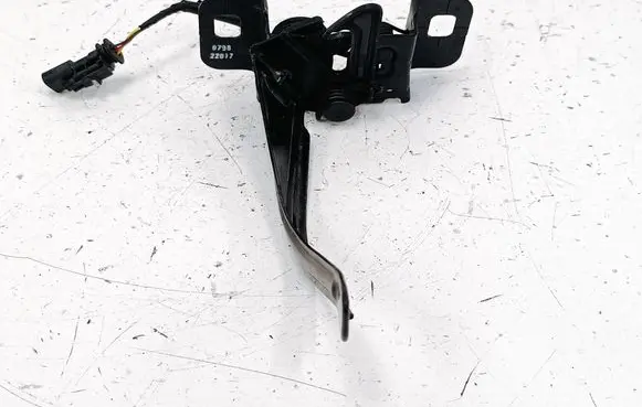 Buick Encore I Engine bonnet/hood lock/catch