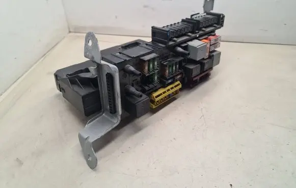 Mercedes-Benz E W212 SAM control unit 2129060005 2129021201 2129012304