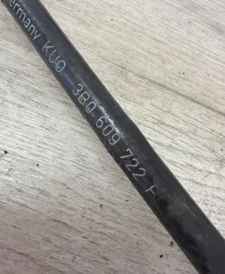 Volkswagen PASSAT B5 Handbrake/parking brake wiring cable 3B0609722F