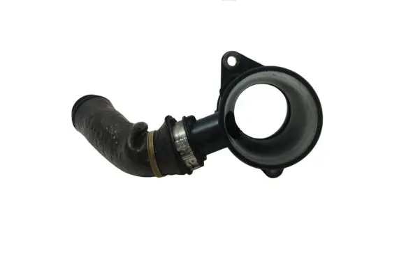 Ford Focus Air intake hose/pipe AV616C784AE