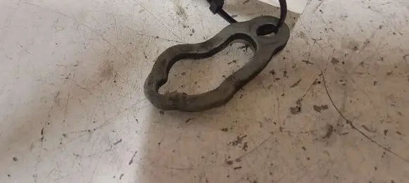 Volvo V50 Fuel Injector clamp holder