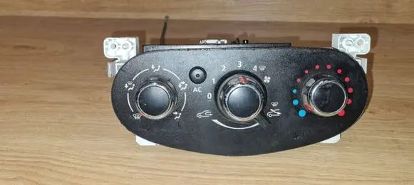 Dacia Dokker Climate control unit 5P3743000