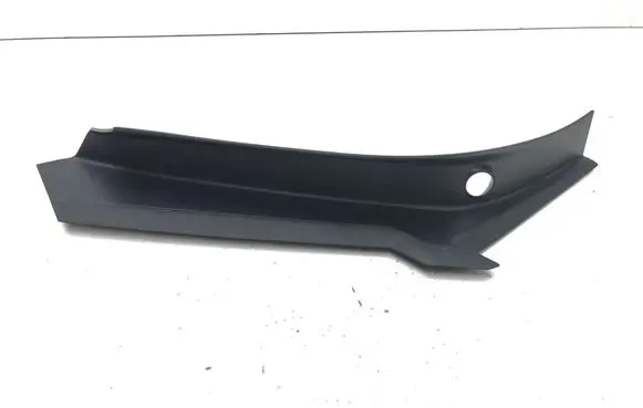 Volvo EX30 Rear/tail light trim molding 80000411 P8892424124